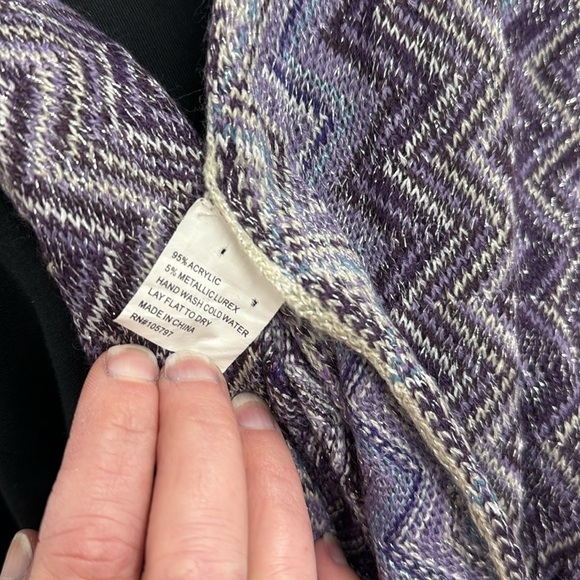 Women’s Chevron Scarf with Fringe Purple shades and Sikver - Picture 7 of 7